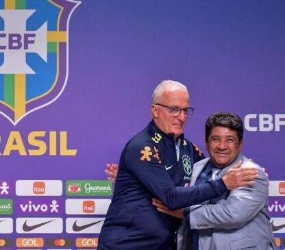 Dorival é apresentado pelo presidente da CBF, Ednaldo Rodrigues