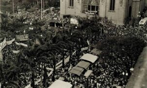 Mais de 300 mil pessoas estiveram no comício pelo voto direto para presidente da República na Praça da Sé