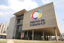Todos os cursos são gratuitos e oferecidos para crianças a partir de 08 anos, jovens e adultos