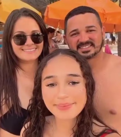 Os corpos de Anderson Givago Marinho, 34 anos, Mirele Regina Beraldo Tofalete, 32 anos, e da filha Isabelly Marinho, 15 anos, foram encontrados na tarde da última segunda-feira (1&ordm;)
