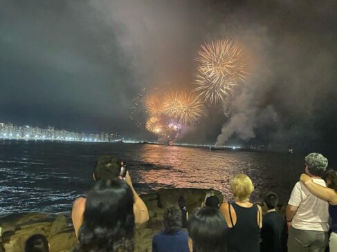 Queima de fogos em Guarujá celebrou Dia de Santo Amaro, padroeiro da cidade