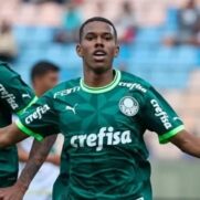 Estevão foi o destaque da partida e responsável por dois gols