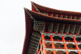 Duas semanas atrás, em acontecimento mais trágico, três marinheiros taiwaneses foram levados por uma ond