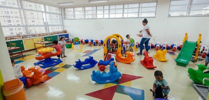 Ainda no ano passado, o Governo de São Paulo entregou 26 creches, com orçamento de R$ 47 milhões