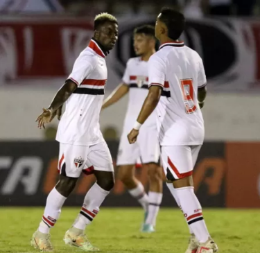 Nas penalidades, Negrucci, Paulinho, Iba e Cauê fizeram para o São Paulo