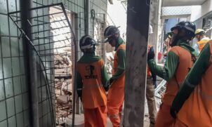 O edifício, na avenida João Ribeiro, no bairro de Santo Antônio, teria desabado após a explosão causada por vazamento de um botijão de gás