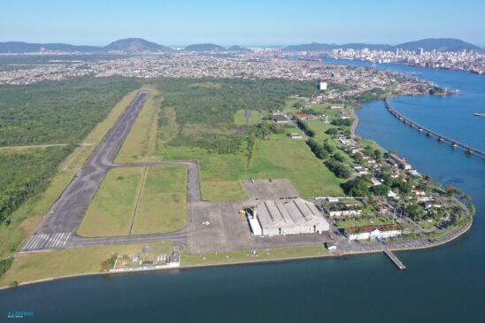 Primeiramente, o Comando da Aeronáutica deverá autorizar a obra, pois a base é uma unidade militar