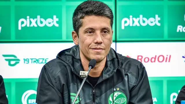 Técnico Thiago Carpini