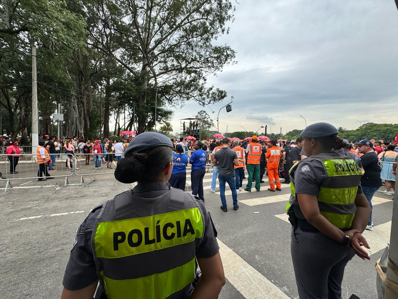 O esquema de segurança, coordenado em uma sala de gerenciamento com todos os órgãos envolvidos no Carnaval de São Paulo, resultou em quedas de 13% nos roubos