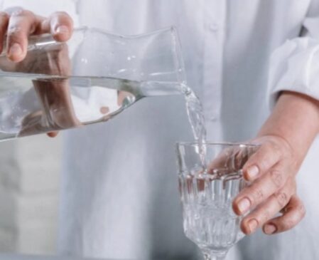 Uma pergunta que muitas pessoas se fazem é sobre a quantidade necessária de água para beber por dia