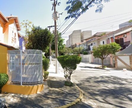 A esquina das ruas Loureiro Batista e Gassipós, na Vila Mariana