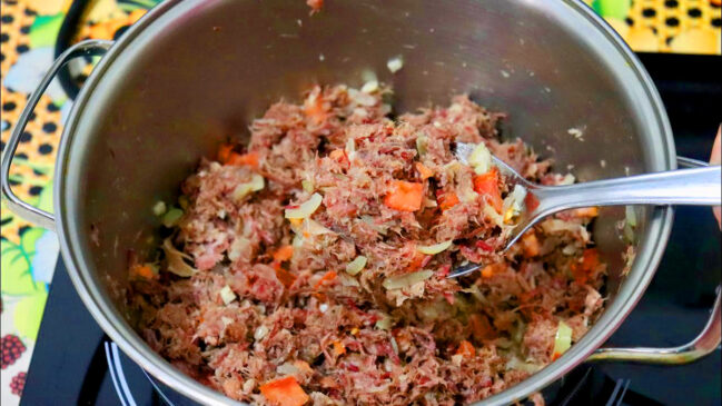 Carne seca precisa ser dessalgada para ser usada nas receitas