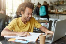 Instituto Coca-Cola está com inscrições abertas para cursos de capacitação; o foco do projeto é atingir jovens de vulnerabilidade social