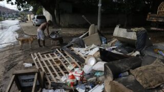 De acordo com a Defesa Civil municipal de Japeri, na Baixada Fluminense, houve duas mortes no município