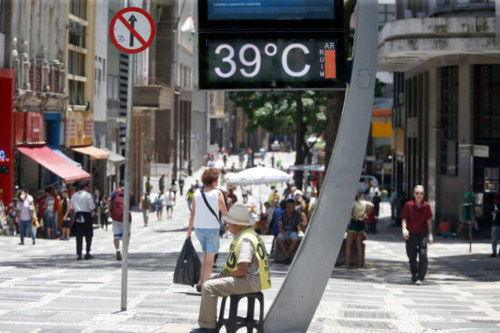 Estudo contraria a crença de que os mais velhos são os mais prejudicados com o calor extremo