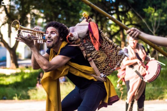 Artistas devem submeter seus projetos à análise