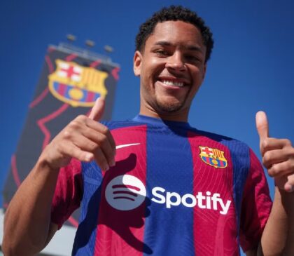 O jogador mais caro da janela foi Vitor Roque, que saiu do Athletico-PR para o Barcelona por 26,4 milhões de libras esterlinas -cerca de R3 mi- incluindo metas futuras