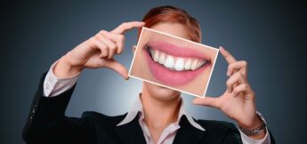 55% dos brasileiros não vai ao dentista nem uma vez ao ano