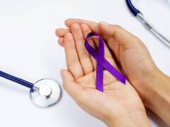 A cor roxa foi escolhida para a conscientização do Lúpus, da Fibromialgia e do Mal de Alzheimer