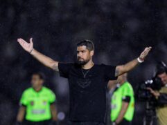 O clube do Parque São Jorge venceu mais uma com António Oliveira, seu novo treinador, e mudou os ares antes do clássico contra o arquirrival Palmeiras