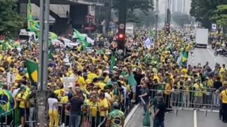 Ato a favor de Jair Bolsonaro já recebe apoiadores na Avenida Paulista