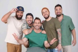 Jeito Moleque faz show exclusivo em bloco