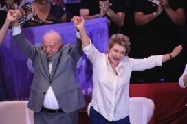 Marta e Lula durante ato de refiliação da ex-prefeita ao PT