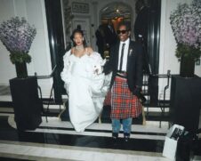 Rihanna produz novo álbum
