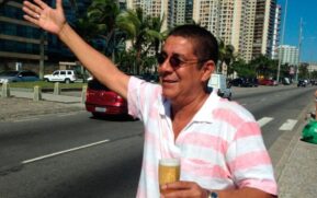 Cantor Zeca Pagodinho completa 65 anos neste domingo