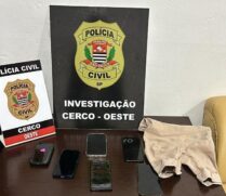 O suspeito foi abordado com seis aparelhos celulares escondidos