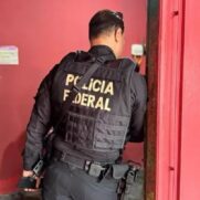 A Policia Federal cumpre três mandados de busca e apreensão