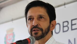 O prefeito Ricardo Nunes