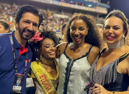 O prefeito Ricardo Nunes, durante o desfile no Sambódromo do Anhembi deste ano