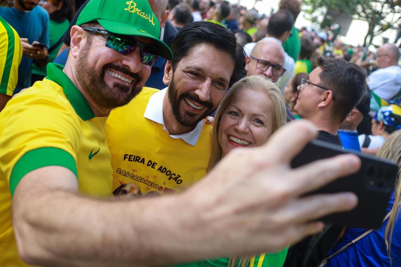 O prefeito Ricardo Nunes durante ato na avenida Paulista convocado por Jair Bolsonaro