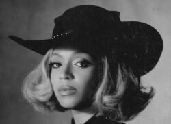 Beyoncé lança duas novas músicas.