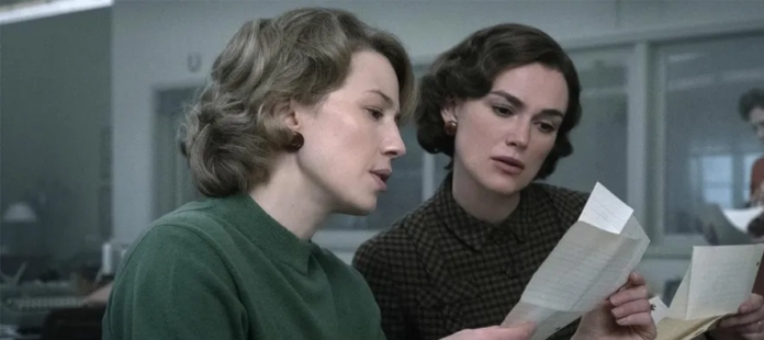Keira Knightley e Carrie Coon em cena de 'O Estrangulador de Boston'