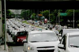 A falta de regulamentação do veículo pode resultar em multas e na apreensão do carro