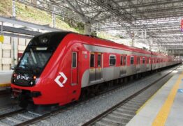 Passageiros que usam a linha 12-Safira da CPTM enfrentam dificuldades desde o início das operações