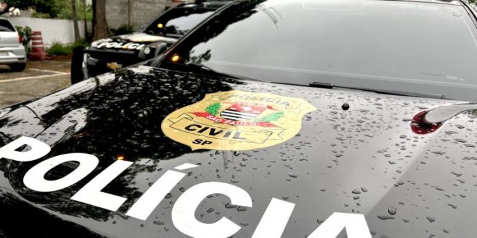 O caso foi registrado como morte suspeita no 1º Distrito Policial de Caraguatatuba