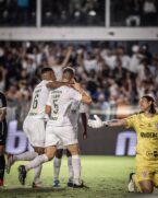 O Santos voltou a vencer o Corinthians após quatro jogos três deles sendo na Vila