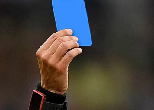 O cartão azul será testado pela primeira vez pelo futebol profissional a partir de junho deste ano, durante as edições da FA Cup masculina e feminina, na Inglaterra