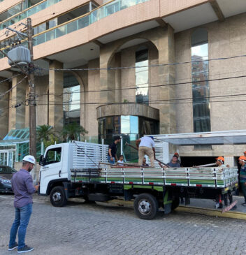 Ao todo sã133 apartamentos distribuídos em 19 andares de moradias. Parte dos apartamentos é de veraneio