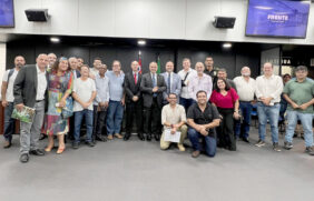 Participantes da reunião da Frente Parlamentar pelo Desenvolvimento Regional