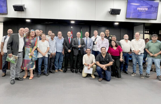 Participantes da reunião da Frente Parlamentar pelo Desenvolvimento Regional