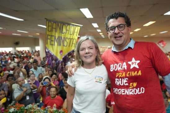 Gleisi Hoffmann e Alencar Santana, durante evento em Guarulhos
