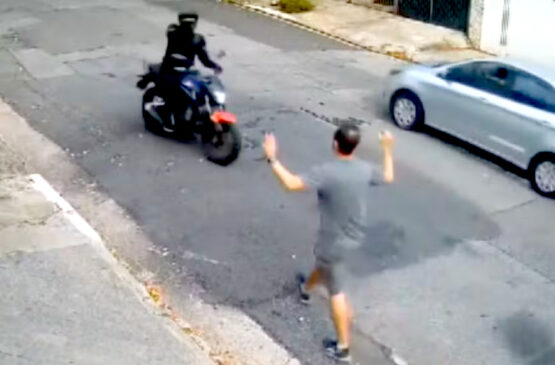Pedestres sofrem arrastão de dupla na zona sul de SP
