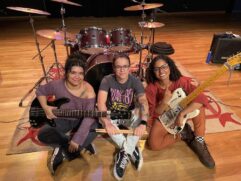 A banda Submersa se apresenta no Fest Delas