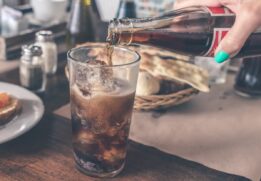 O refrigerante é uma bebida muito consumida por todo o mundo