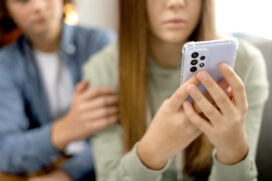 As consequências do cyberbullying podem ser ansiedade, depressão e baixa autoestima