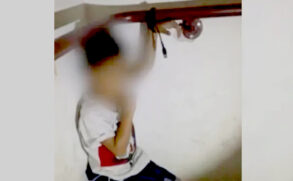 Mãe amarra filho na escada de prédio e é presa em Taboão da Serra